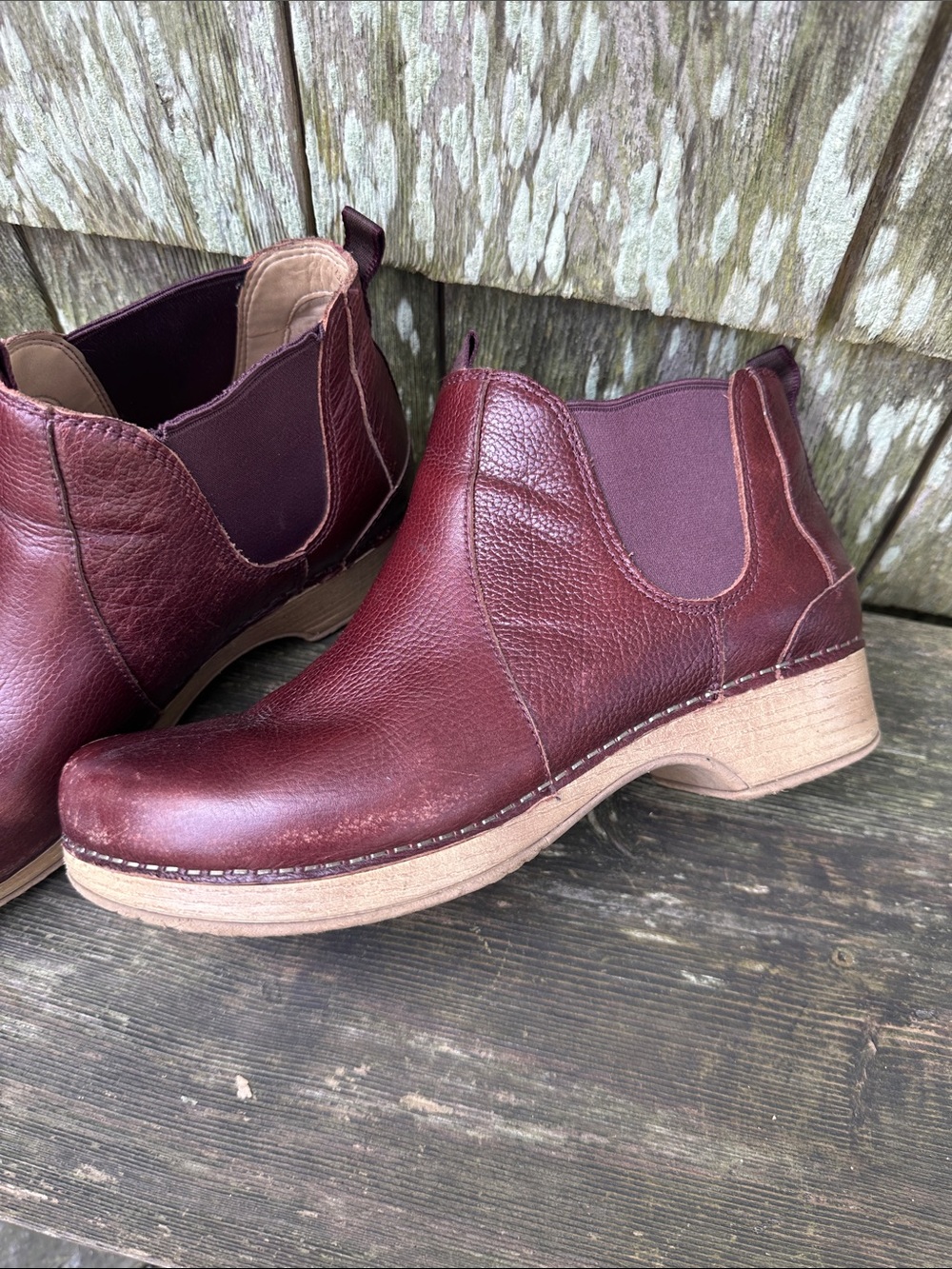 Dansko Women's Burgundy Leather Chelsea Booties Size 40 - Picture 2 of 7